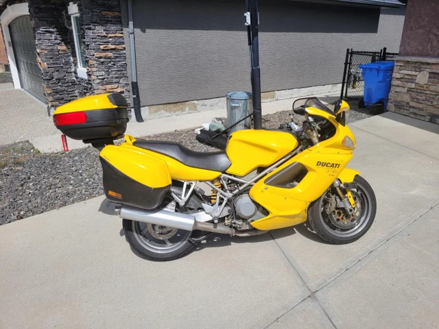 2002 Ducati, 78 000 km, dovoz Kanada — foto 1