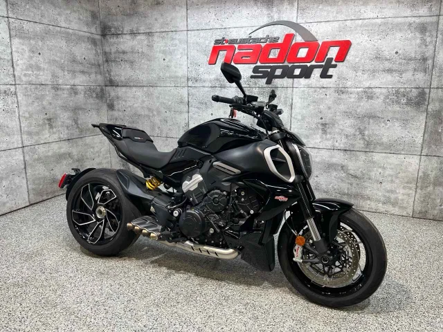 2024 Ducati, 916 km, dovoz Kanada — foto 2 z 5