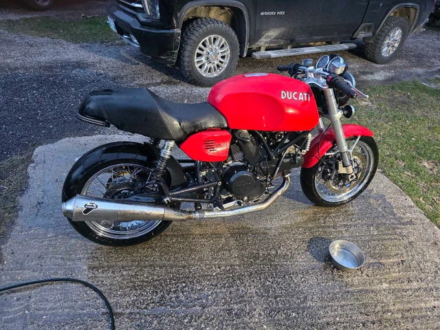 2007 Ducati, 60 000 km, dovoz Kanada — foto 4 z 4