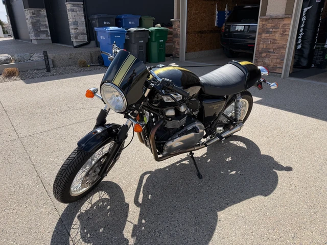 2014 Triumph, 5 835 km, dovoz Kanada — foto 1 | AMECAR 2014 Triumph, 5 835 km, dovoz Kanada — foto 1