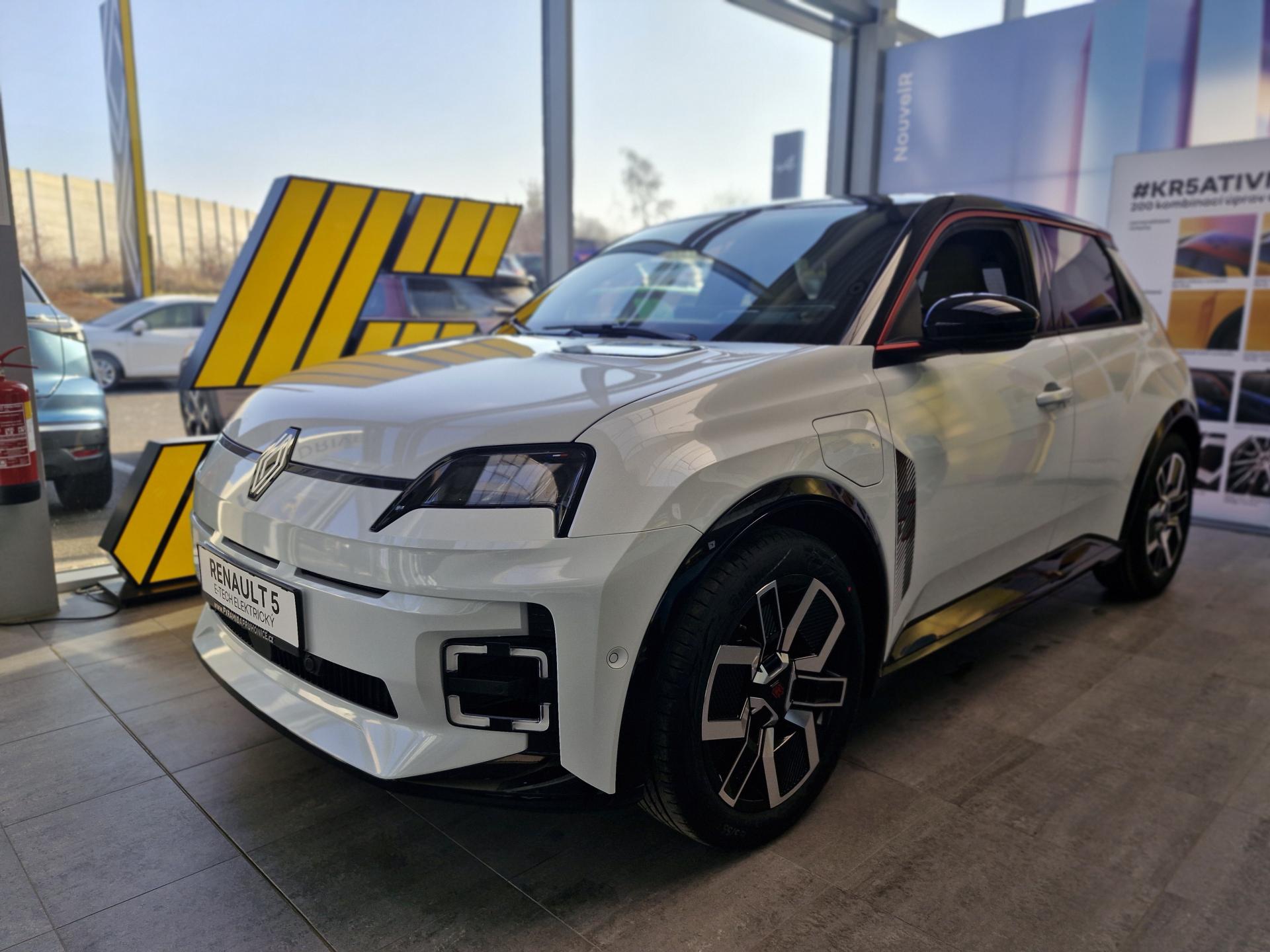 2026 Renault 5 E-TECH, 1 km, Česko — foto 1