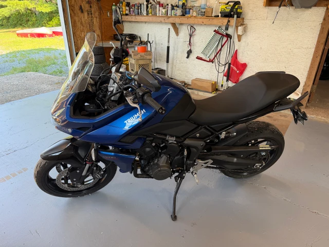 2022 Triumph, 11 000 km, dovoz Kanada — foto 1 | AMECAR 2022 Triumph, 11 000 km, dovoz Kanada — foto 1