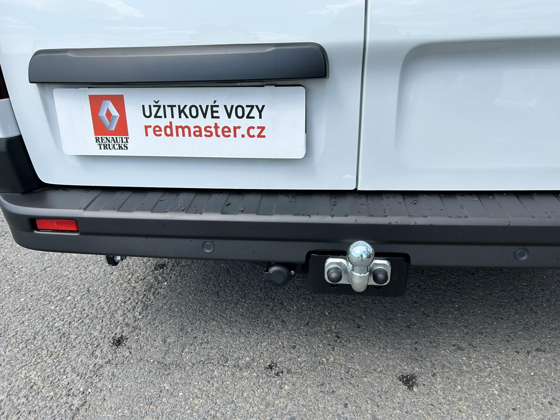 2026 Renault Trafic, červená, 0 km, Česko — foto 8 z 12