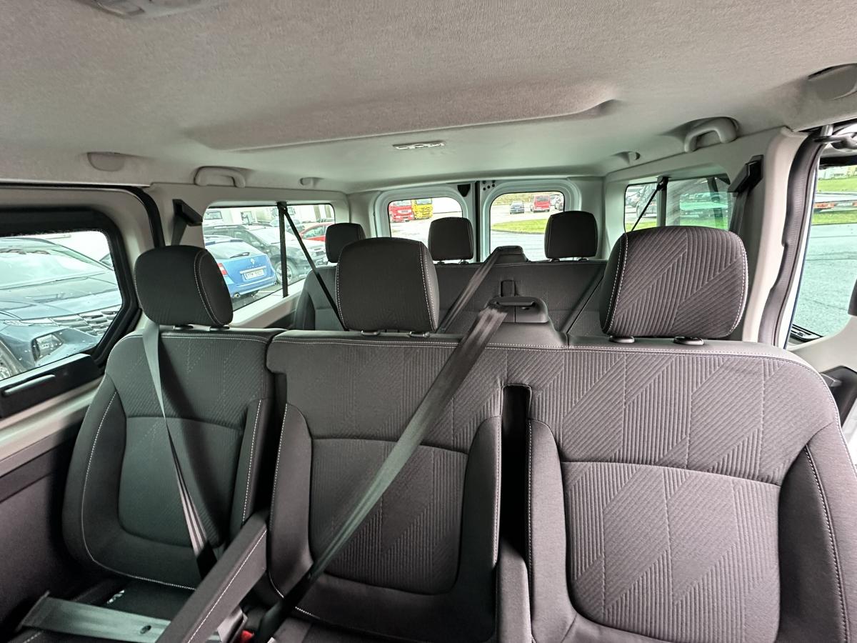2026 Renault Trafic, červená, 0 km, Česko — foto 12 z 12