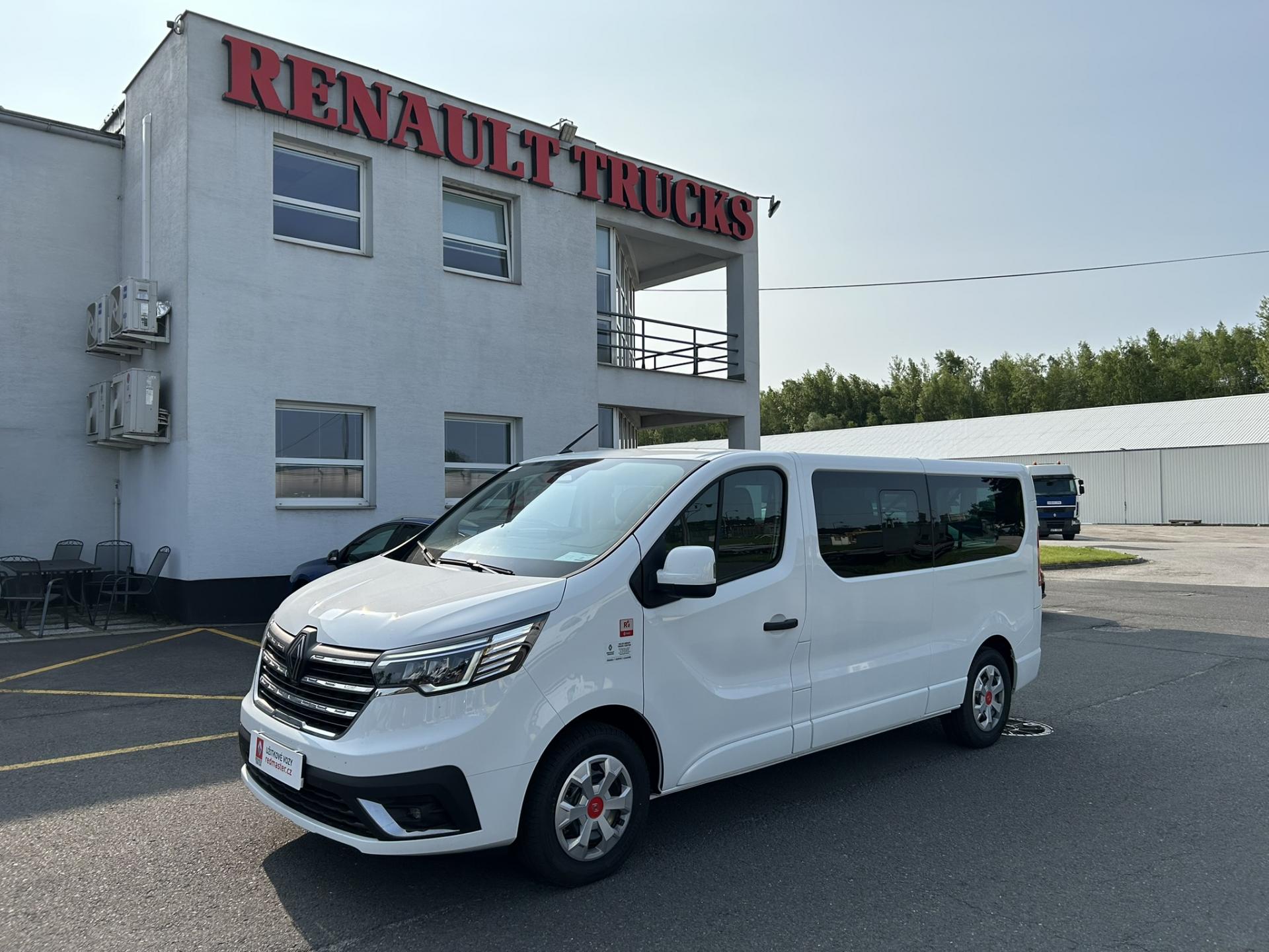 2026 Renault Trafic, červená, 0 km, Česko — foto 2 z 12