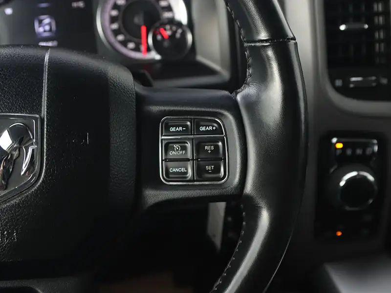 2023 RAM 1500 Classic, sivá, 46 869 km, dovoz Kanada — foto 11 z 12
