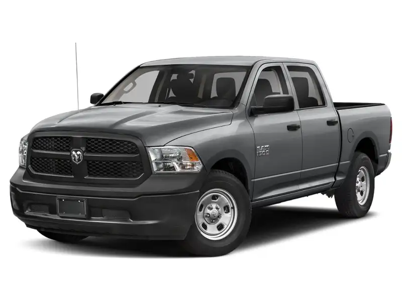 2024 RAM 1500 Classic, strieborná, 43 978 km, dovoz Kanada — foto 1
