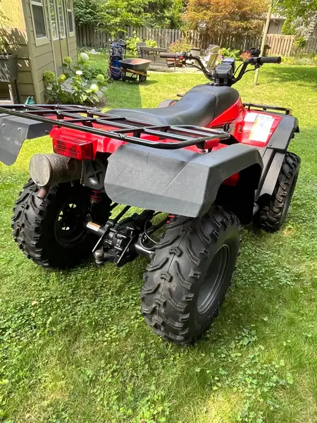 2002 Arctic Cat 4X4-400, červená, 4 802 km, dovoz Kanada — foto 3 z 8