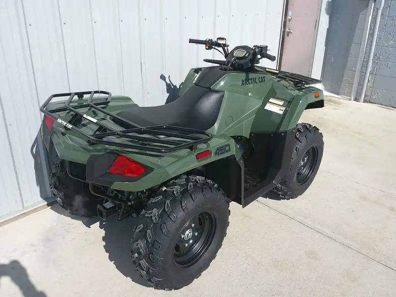 2026 Arctic Cat Alterra 450, zelená, dovoz Kanada — foto 3 z 3