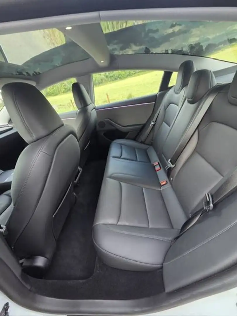 2024 Tesla Model 3, 29 500 km, Luxembursko — foto 12 z 12