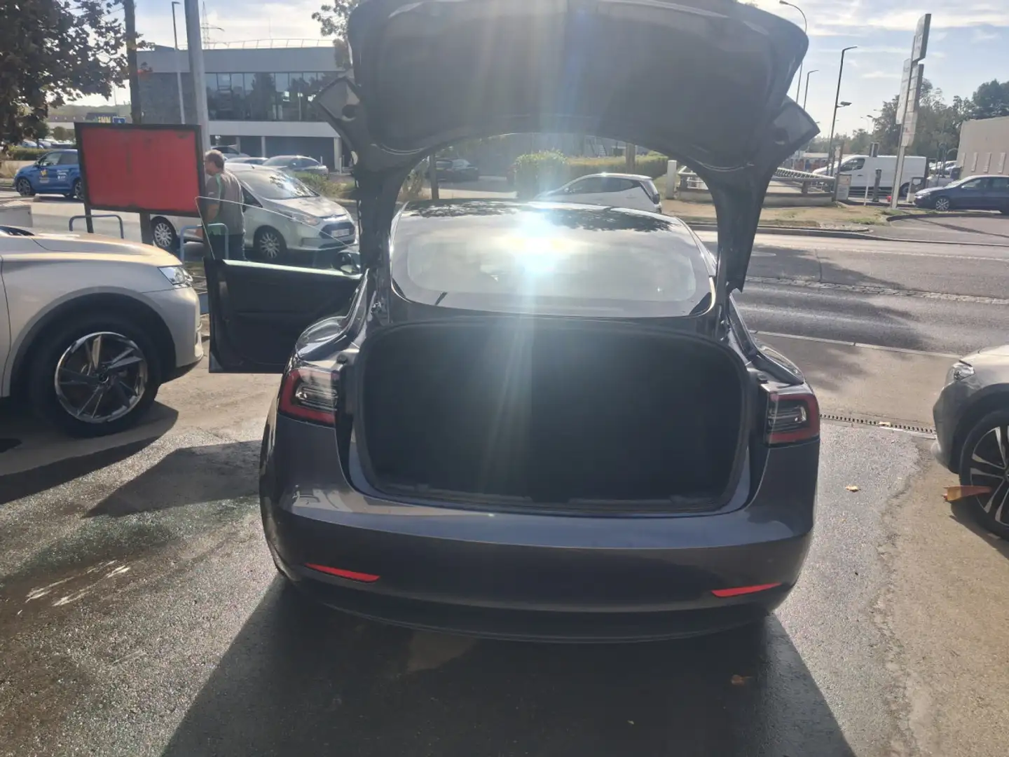 2020 Tesla Model 3, 114 600 km, Luxembursko — foto 7 z 12