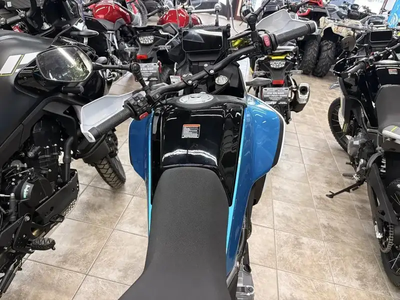 2026 CFMOTO IBEX 450, biela, dovoz Kanada — foto 2 z 3