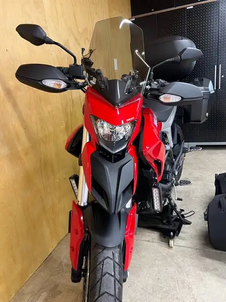 2015 Ducati Hyperstrada, červená, 6 100 km, dovoz Kanada — foto 4 z 10