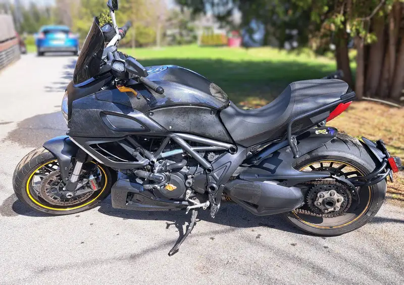 2011 Ducati Diavel, čierna, 69 000 km, dovoz Kanada — foto 2 z 6
