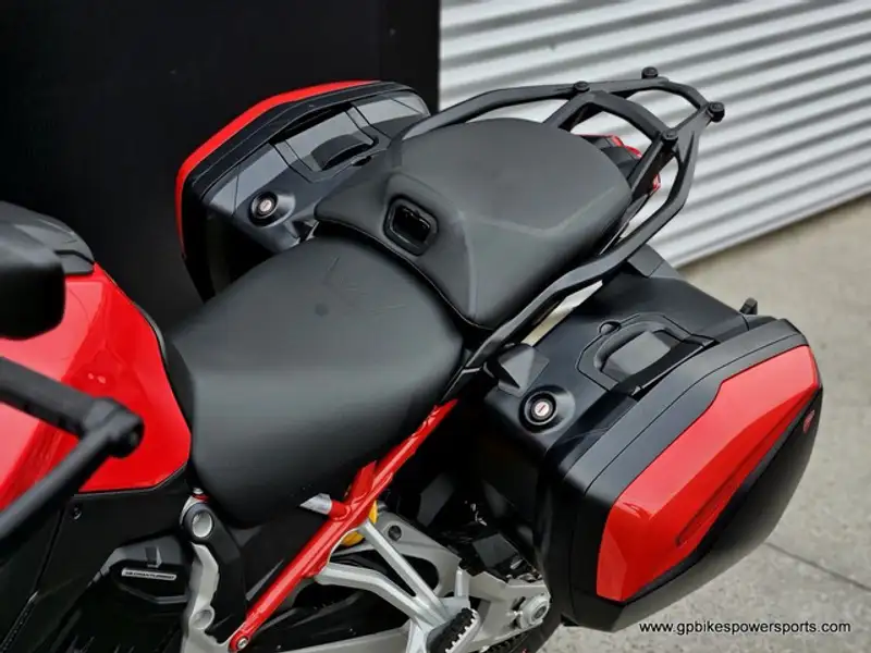 2024 Ducati Unspecified, červená, 0 km, dovoz Kanada — foto 10 z 12