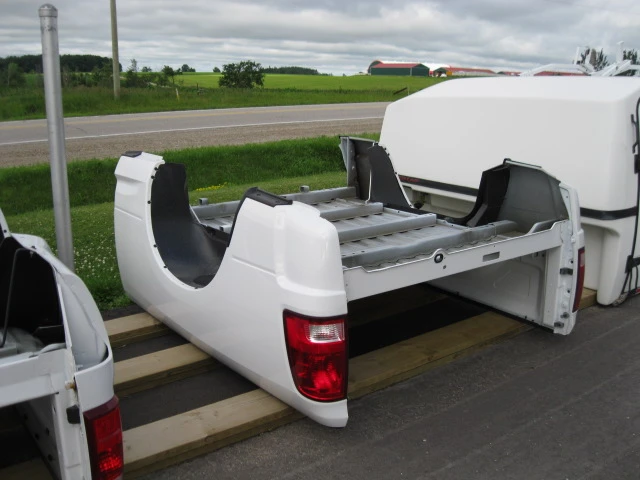 #24031 2023-25 Ford F250/350 SRW 8' White demontovaný truck Box, biela, dovoz Kanada — foto 1 | AMECAR #24031 2023-25 Ford F250/350 SRW 8' White demontovaný truck Box, biela, dovoz Kanada — foto 1