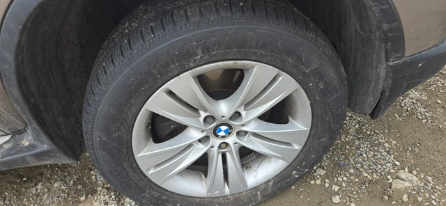255/5518 Pirelli Scorpion All Season Wheel + Tires - 2007 BMW X5, dovoz Kanada — foto 1