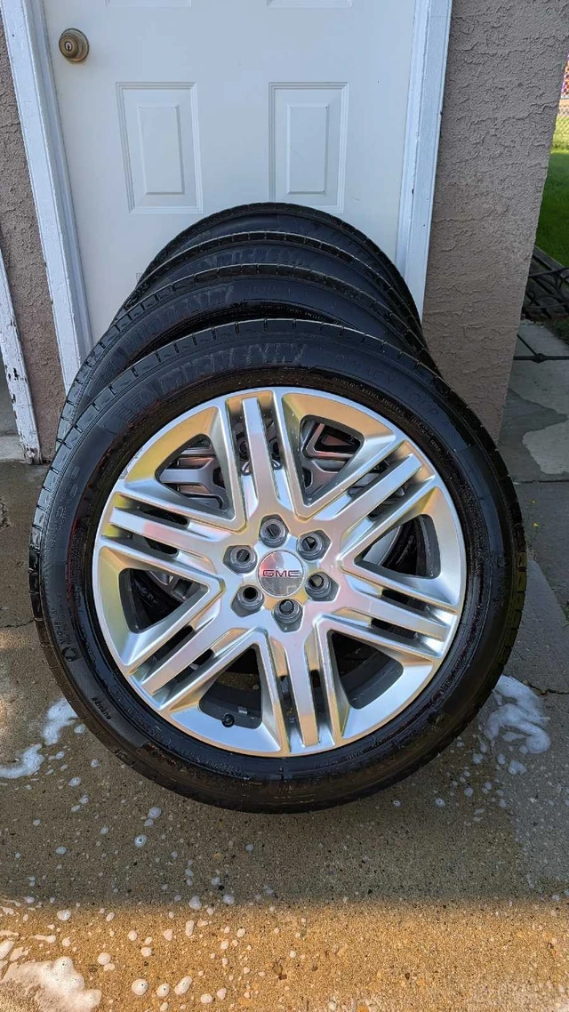 GMC 20" OE wheels, dovoz Kanada — foto 1