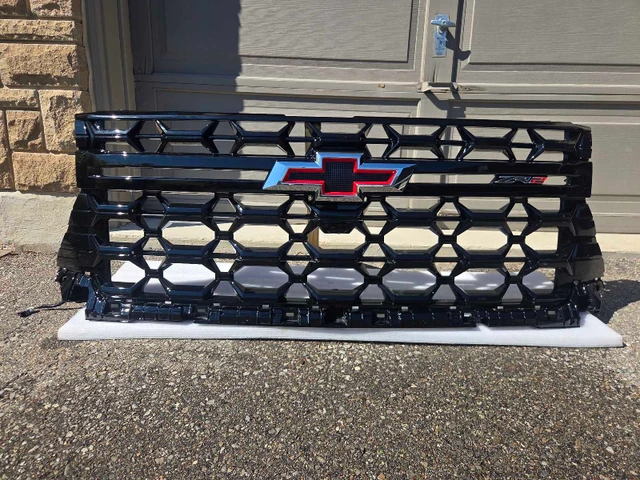 Chevrolet Silverado 2500HD ZR2 Grille, dovoz Kanada — foto 1