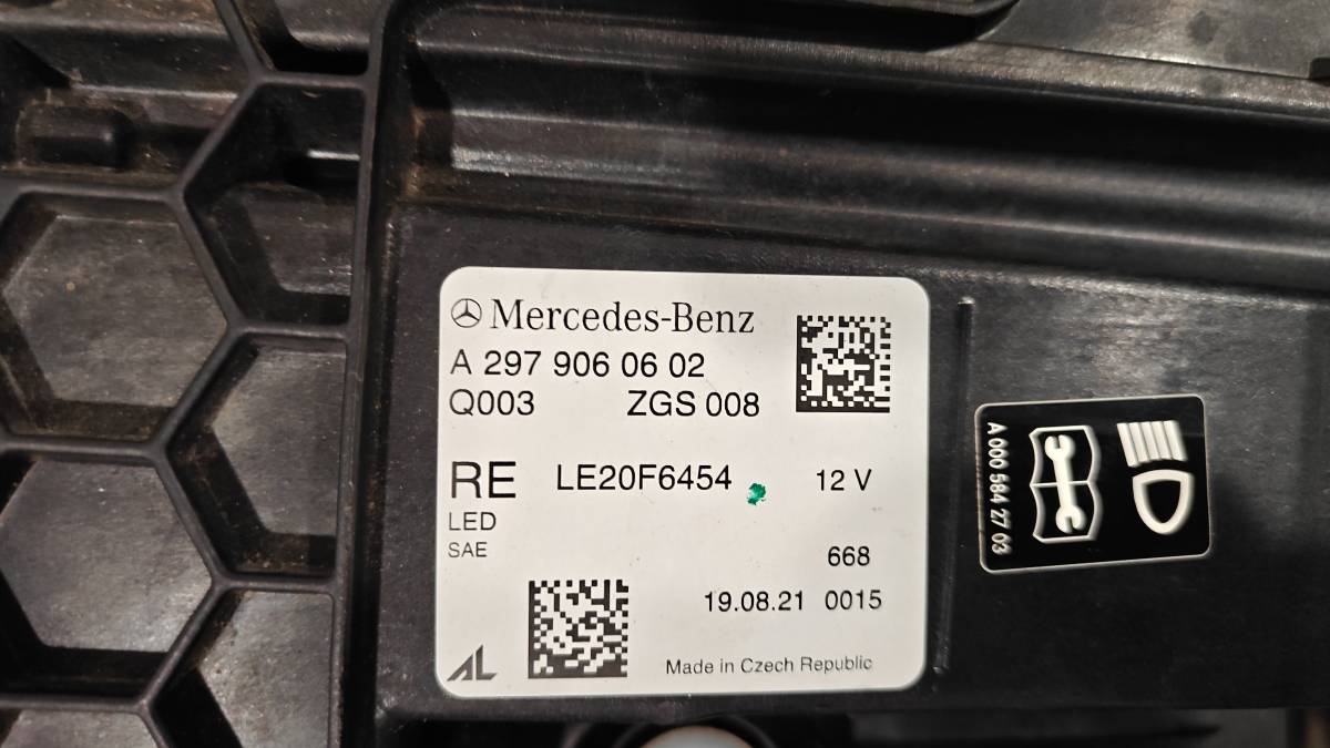 OE pravý pravá strana Digital LED světlomet For Mercedes-Benz EQS-Cl, dovoz USA — foto 6 z 7