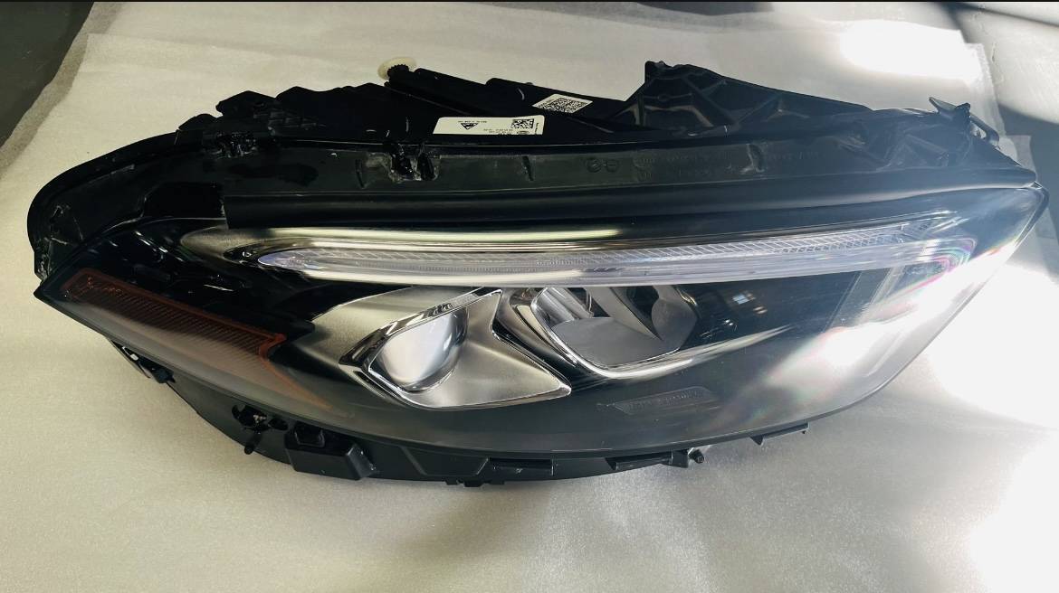 2019-2021 Mercedes-Benz A-Class LED světlomet pravý Side OE, dovoz USA — foto 1