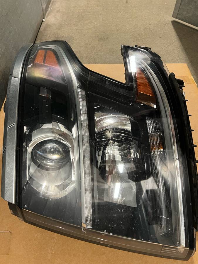 2015-2020 Chevy Tahoe/Suburban levý-levá strana Xenon-HID světlomet OE, dovoz USA — foto 2 z 12