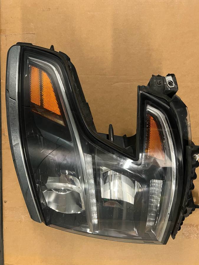 2015-2020 Chevy Tahoe/Suburban levý-levá strana Xenon-HID světlomet OE, dovoz USA — foto 3 z 12