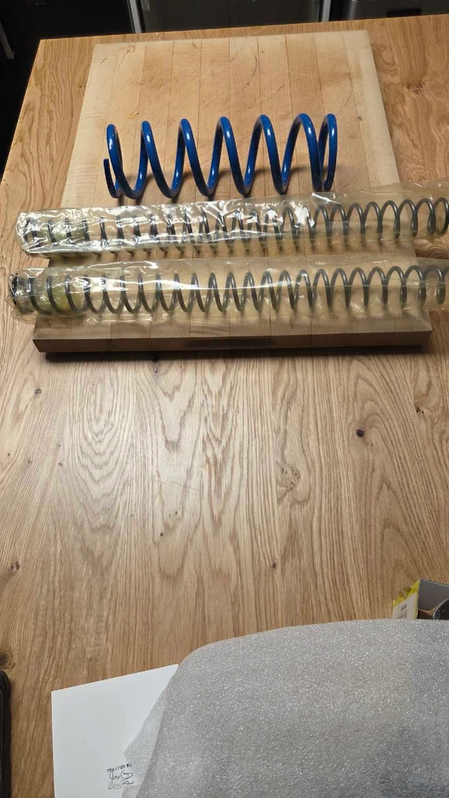 Dirt bike fork springs & shock spring, dovoz Kanada — foto 1