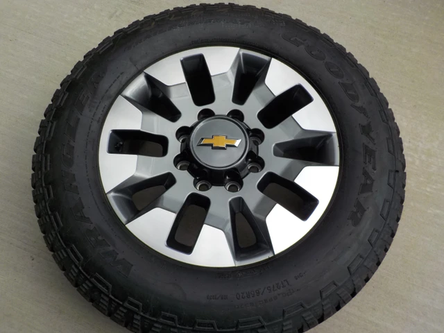 2026 Chevy 3500 alum. OE 20"x 8 bolt rims + Goodyear tires, dovoz Kanada — foto 1