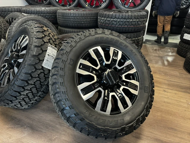 2011–2026 Sierra 3500 Denali Ultimate OE Rims & General Tires, dovoz Kanada — foto 1
