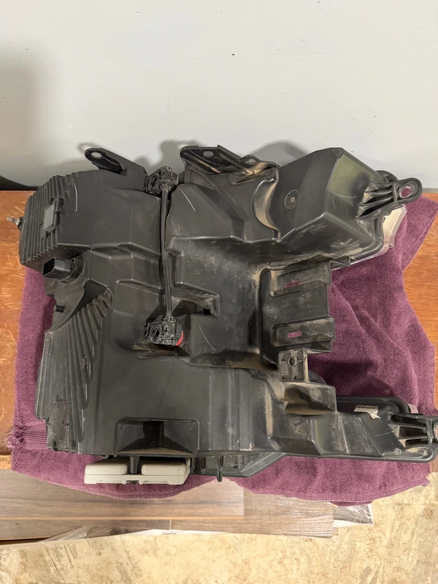 drivers side světlomet 2019 F150 LED, OE, červená, dovoz Kanada — foto 4 z 5