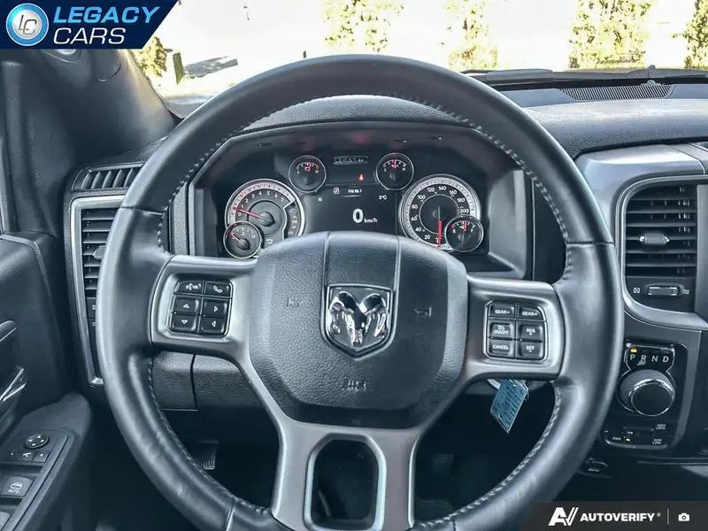 2023 RAM 1500 Classic, modrá, 9 321 km, dovoz Kanada — foto 12 z 12