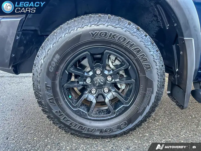 2023 RAM 1500 Classic, modrá, 9 321 km, dovoz Kanada — foto 6 z 12