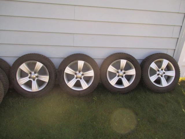 4 Ironman winter tires 215/60/17 on OE Jeep 5x114.3 alloys, dovoz Kanada — foto 1