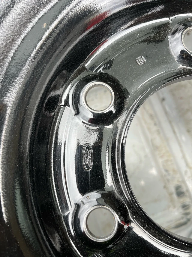 Ford OE Rims - $400 - Nearly nový, dovoz Kanada — foto 1