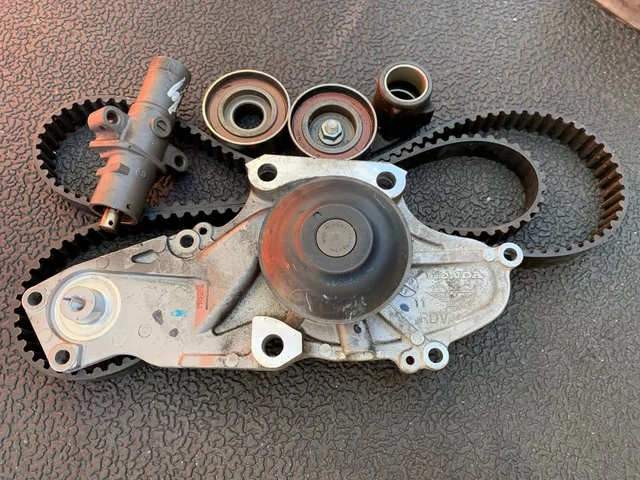 Genuine OE Honda Timing Belt/vodní čerpadlo Kit 2011-17 odyssey, dovoz Kanada — foto 1 | AMECAR Genuine OE Honda Timing Belt/vodní čerpadlo Kit 2011-17 odyssey, dovoz Kanada — foto 1