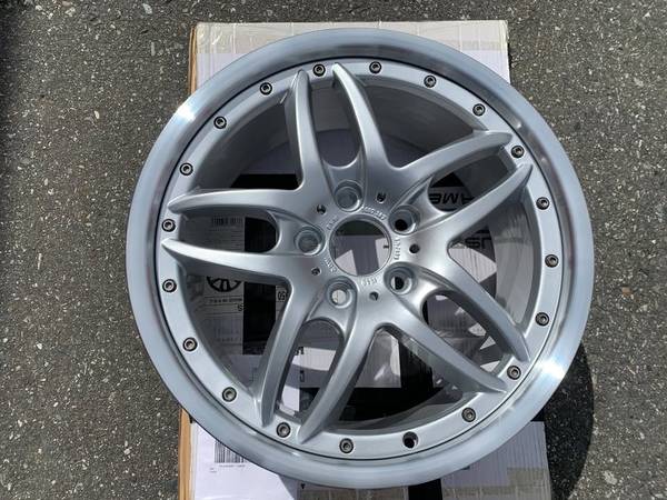 1 X single zadní BMW 2PC 18X8.5 ET50 Rim Style 71 rim as nový cond, dovoz Kanada — foto 1