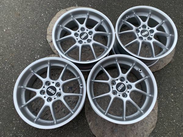 Ultra Rare sada Genuine Bbs Rk011 18x8.5 Et38 Rims As nový, dovoz Kanada — foto 1