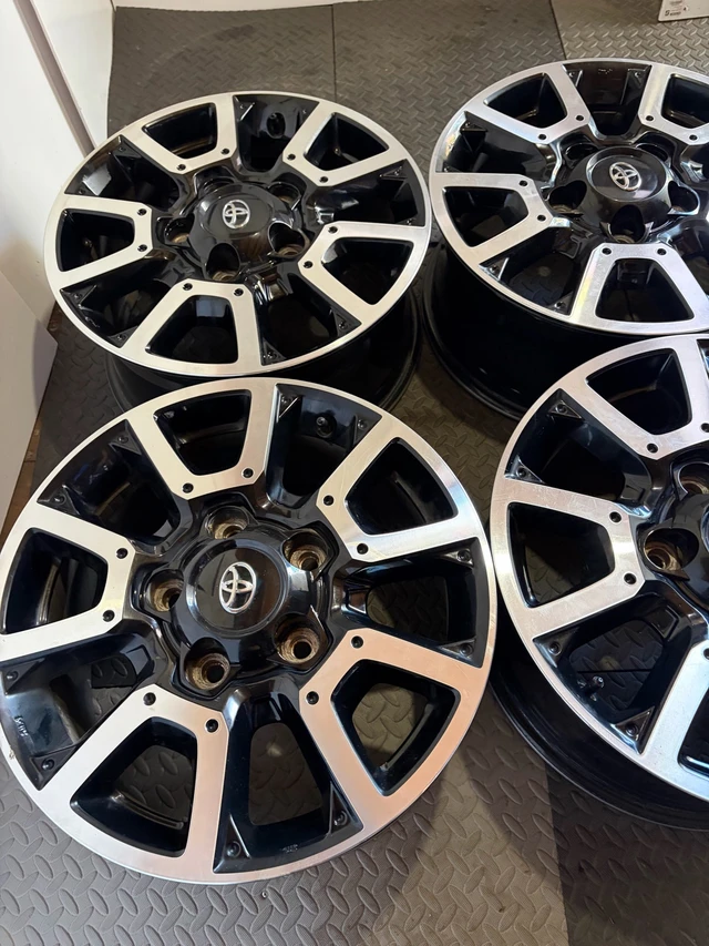 4 mags 18" pouces OE Toyota Tundra, dovoz Kanada — foto 1