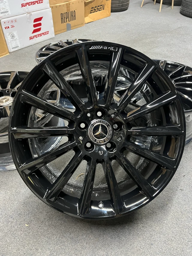 19" Mercedes C400 AMG OE Wheels - 5x112 - Gloss Black, čierna, dovoz Kanada — foto 1
