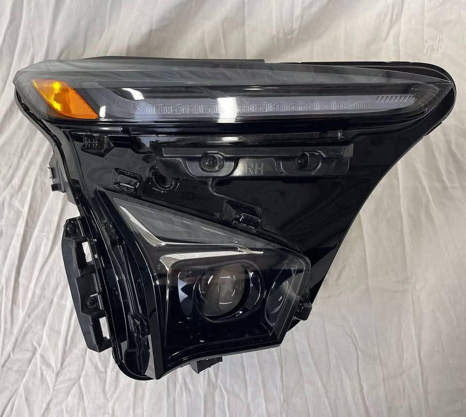 OE Chevrolet Bolt světlomet, dovoz USA — foto 1