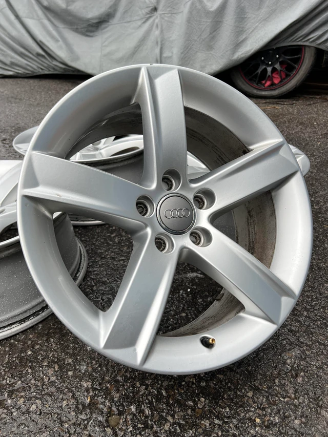 17" Audi A5 OE Wheels - 5x112, dovoz Kanada — foto 1