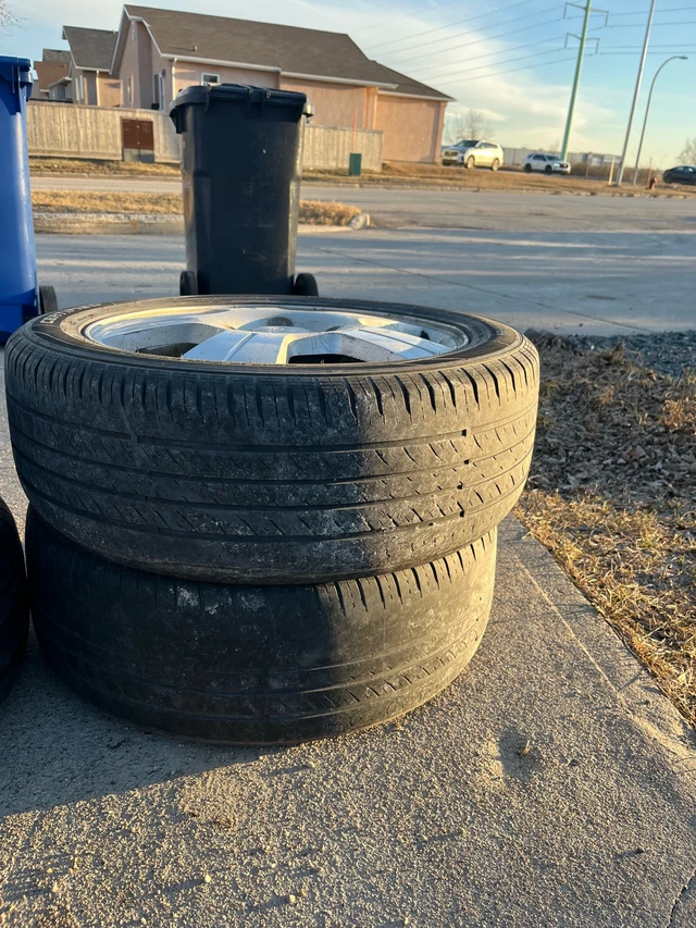 Ford Focus Original Rims with 205 50 R16 Tires, dovoz Kanada — foto 5 z 5