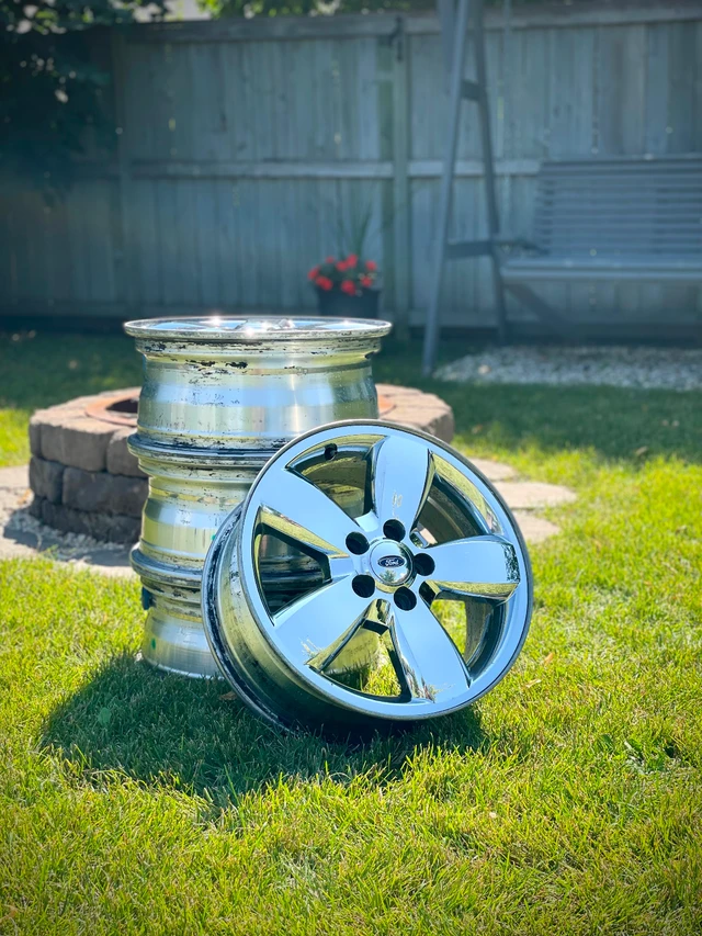 Genuine OE 17x7 Ford Chrome-Clad Wheels - 5x114.3mm, dovoz Kanada — foto 1