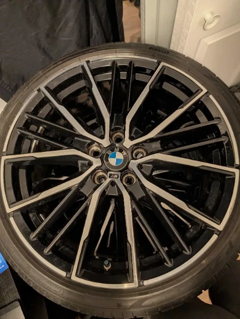 OE BMW Wheels 8092356 235/35/19, dovoz Kanada — foto 1