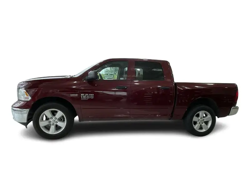 2023 RAM 1500 Classic, červená, 42 873 km, dovoz Kanada — foto 11 z 12