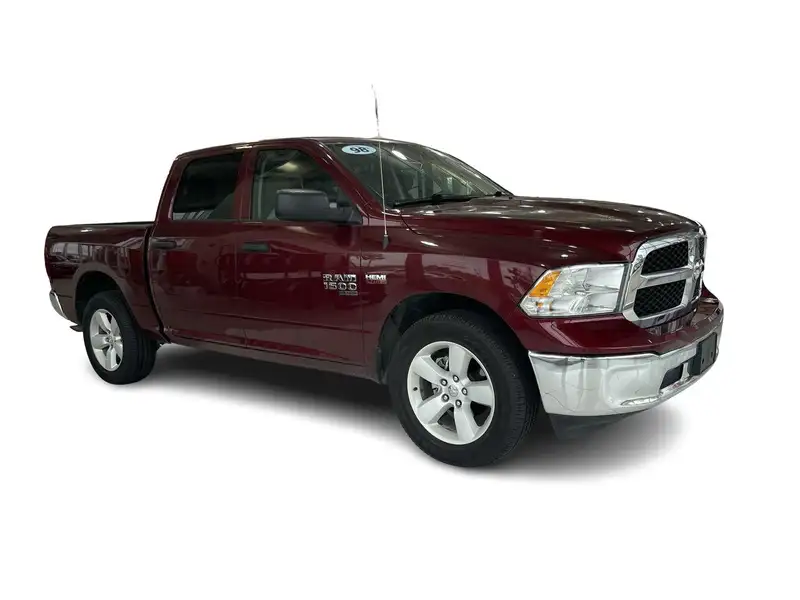 2023 RAM 1500 Classic, červená, 42 873 km, dovoz Kanada — foto 4 z 12