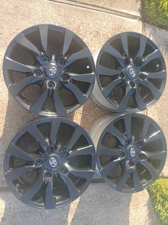 Toyota Black Wheels, čierna, dovoz USA — foto 1