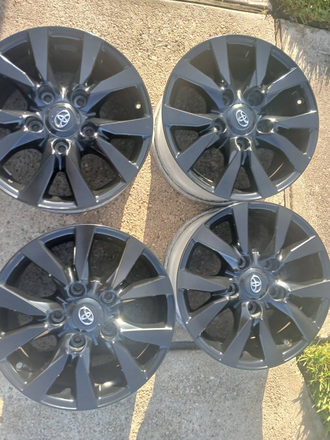 Toyota Black Wheels, čierna, dovoz USA — foto 3 z 6
