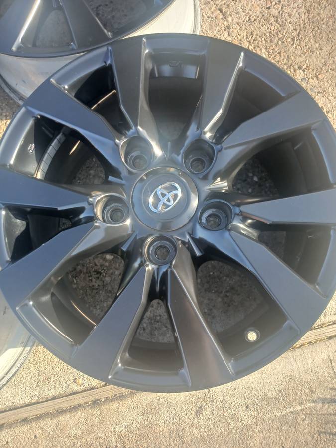 Toyota Black Wheels, čierna, dovoz USA — foto 4 z 6